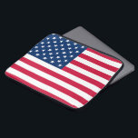 Vlag VS - Verenigde Staten - Patriottisch Laptop Sleeve<br><div class="desc">Verenigde Staten - Verenigde Staten - Vlag - Patriottisch - Onafhankelijkheidsdag - 4 juli - - Kies / voeg uw unieke tekst / kleur / Afbeelding toe - maak uw speciale cadeautje - vergroot en beweeg of verwijder elementen / afbeelding met aanpassingsgereedschap. U kunt design ook overbrengen naar meer dan...</div>