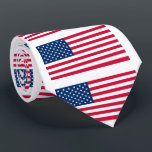 Vlag VS - Verenigde Staten - Patriottisch Stropdas<br><div class="desc">Verenigde Staten - Verenigde Staten - Vlag - Patriottisch - Onafhankelijkheidsdag - 4 juli - - Kies / voeg uw unieke tekst / kleur / Afbeelding toe - maak uw speciale cadeautje - vergroot en beweeg of verwijder elementen / afbeelding met aanpassingsgereedschap. U kunt design ook overbrengen naar meer dan...</div>