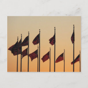 Vlaggen bij zonsondergang Amerikaans patriottisch Briefkaart