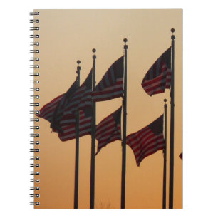 Vlaggen bij zonsondergang Amerikaanse patriottisch Notitieboek