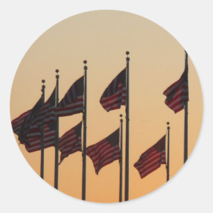Vlaggen bij zonsondergang Amerikaanse patriottisch Ronde Sticker