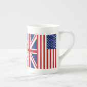 Vlaggen in de VS en het VK. Porselein Kop (Rechts)