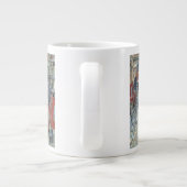 Vlaggen op 57th Street door Frederick Childe Hassa Grote Koffiekop (Achterkant)