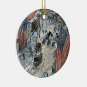 Vlaggen op 57th Street door Frederick Childe Hassa Keramisch Ornament (Rechts)