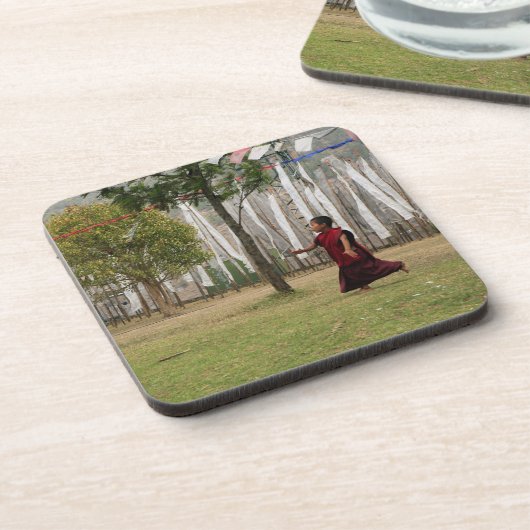 vlaggen van jonge monken en gebedden onderzetter (Linkerzijde)