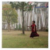 vlaggen van jonge monken en gebedden tegeltje (Voorkant)