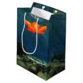 Vlamje in de waterzak medium cadeauzakje (Achterkant Gekanteld)