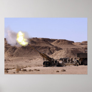 Vlammen en rook komen uit de muilmond. poster