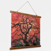 Vlammende Gnarly Japanse Esdoorn Boom Hangend Wandkleed (Gebogen)