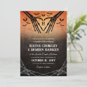 Vleermuizen & Skelet Hart Gothic Halloween Bruilof Kaart (Staand voorkant)