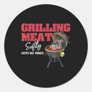 Vlees zachtjes grillen met zijn tang grappig BBQ m Ronde Sticker