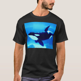 Vleetwaluw orca zwemt onder water 2 t-shirt