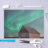 Vlekkeloze bruine schuur onder Aurora Borealis Sky Tissuepapier (Craft)