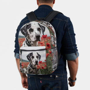 **"Vlekken van vreugde: Dalmatiër in een veld met Bedrukte Rugzak