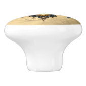 Vleugels van de Eeuwigheid – De Tijdloze Bewaker. Keramische Knop (Zijkant)