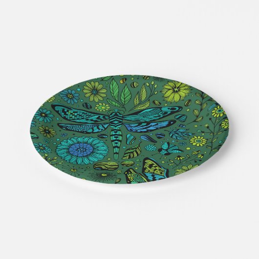 Vlieg een libel op smaragdgroen papieren bordje (Gekanteld)