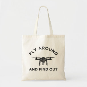 Vlieg rond en ontdek de grappige drone-piloot tote bag