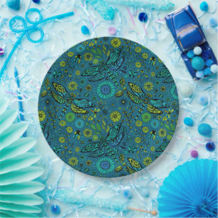 Vlieg, vlieg dragonfly op blauw papieren bordje