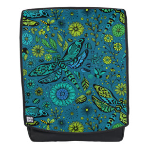 Vlieg, vlieg dragonfly op blauw rugtassen