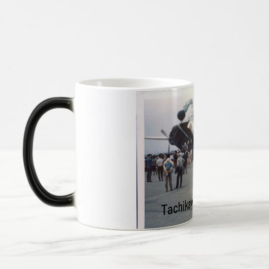 Vliegbasis Tachikawa, Japan Magische Mok (Links)