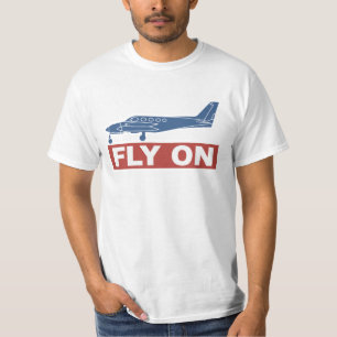 Vliegen aan boord van het vliegtuig t-shirt