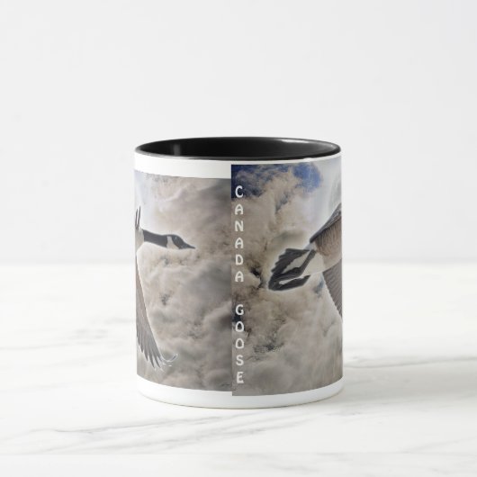 Vliegend Canada Goose & Clouds Wildlife Drink Mok (Midden)
