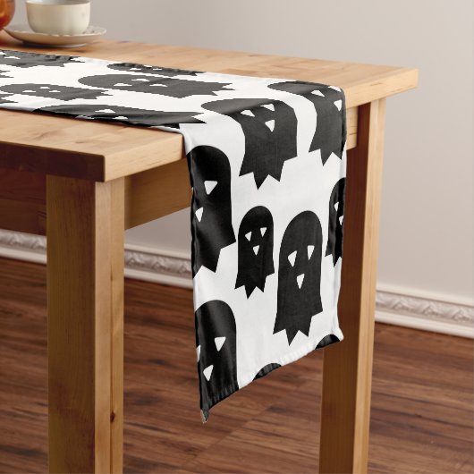 vliegende geest lange tafelloper (Voorbeeld)