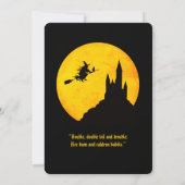 Vliegende heks Halloween Party Kaart (Achterkant)