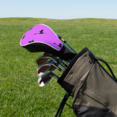 Vliegende heks op paars golfheadcover (Insitu)
