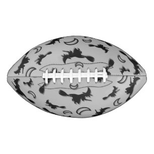 Vliegende heks tussen halve maan bij Halloween nac American Football