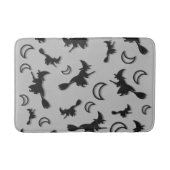 Vliegende heks tussen halve maan bij Halloween nac Badmat (Voorkant)