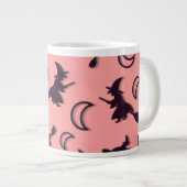 Vliegende heks tussen halve maan bij Halloween nac Grote Koffiekop (Voorkant rechts)