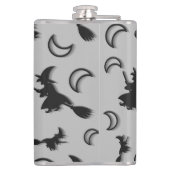 Vliegende heks tussen halve maan bij Halloween nac Heupfles (Achterkant)