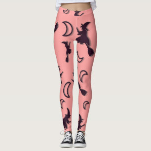 Vliegende heks tussen halve maan bij Halloween nac Leggings