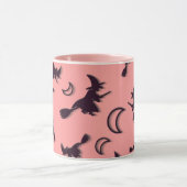 Vliegende heks tussen halve maan bij Halloween nac Mok (Midden)