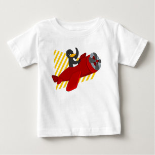 Vliegende pinguïstische cartoon baby T-Shirt