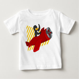 Vliegende pinguïstische cartoon baby T-Shirt