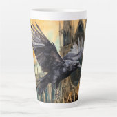 Vliegende raaf en middeleeuwse gotische kathedraal latte mok (Voorkant)