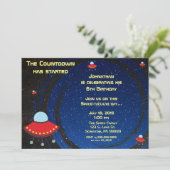 Vliegende Saucer Counterdown Birthday Invitation Kaart (Staand voorkant)