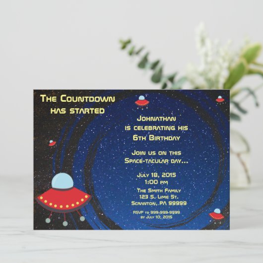 Vliegende Saucer Counterdown Birthday Invitation Kaart (Staand voorkant)