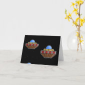 Vliegende ufo in de ruimte zwart kaart (Gele Bloem)