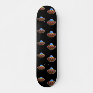 Vliegende ufo in de ruimte zwart persoonlijk skateboard