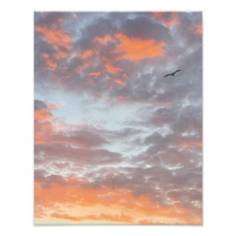 Vliegende Vogel in Roze Wolken Foto Afdruk