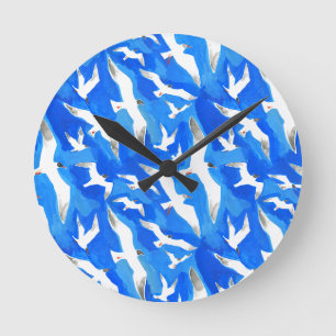 Vliegende zeemijlen op blauw ronde klok
