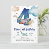 Vliegtuig 4e verjaardag uitnodiging - Vliegtuigthe (Staand voorkant)