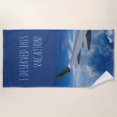 Vliegtuig boven de wolken (aanpasbaar) strandlaken (Voorkant)