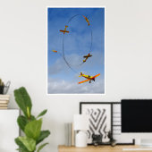 Vliegtuig dat een Aerobatic Loop Poster doet (Thuiskantoor)