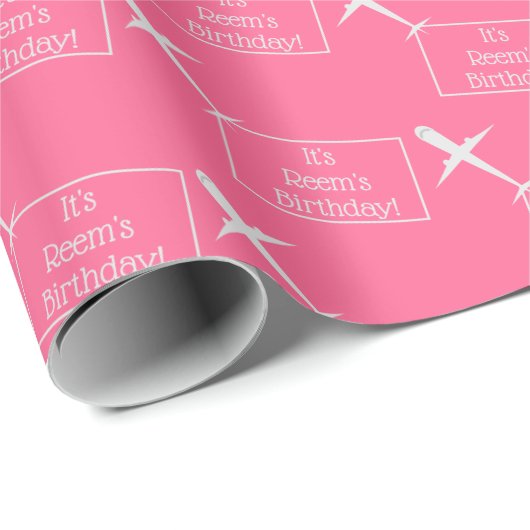 Vliegtuig dat Gepersonaliseerde Verjaardagsvlag op Cadeaupapier (Rol Hoek)