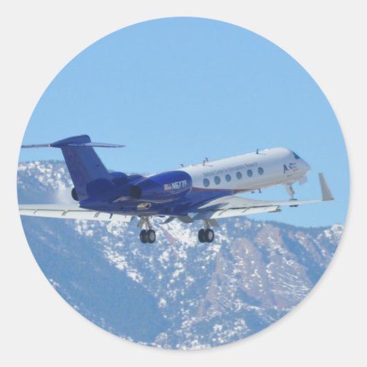 Vliegtuig dat op de luchthaven opstijgt ronde sticker (Voorkant)