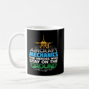 Vliegtuig met mechanische cadeaus voor een Vliegtu Koffiemok